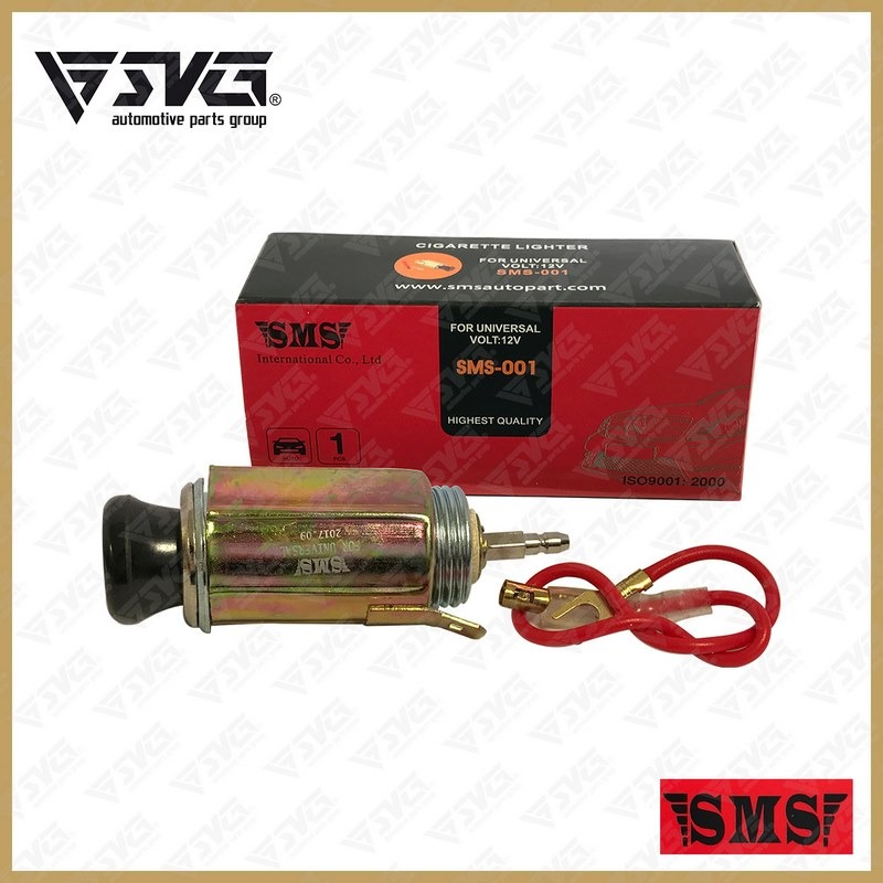 تصویر نزدیک از فندک ساده و مشترک برند SMS با بدنه مشکی و سر فلزی، آماده برای نصب در انواع خودروهای داخلی.