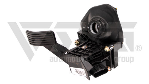 پدال گاز برقی سمند EF7؛ محصولی باکیفیت و استاندارد از شرکت کروز.